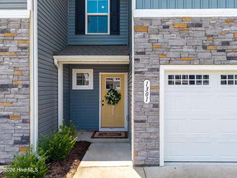 Townhouse For Sale - 1301 Raven Way<br/> Elizabeth City, NC 27909
