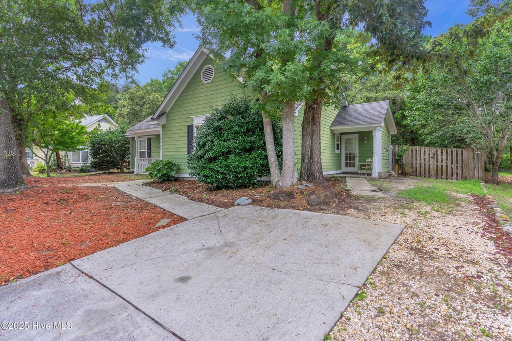 Photo of 1409 Faulkenberry Road, Wilmington, NC 28409 (MLS # 100524404)