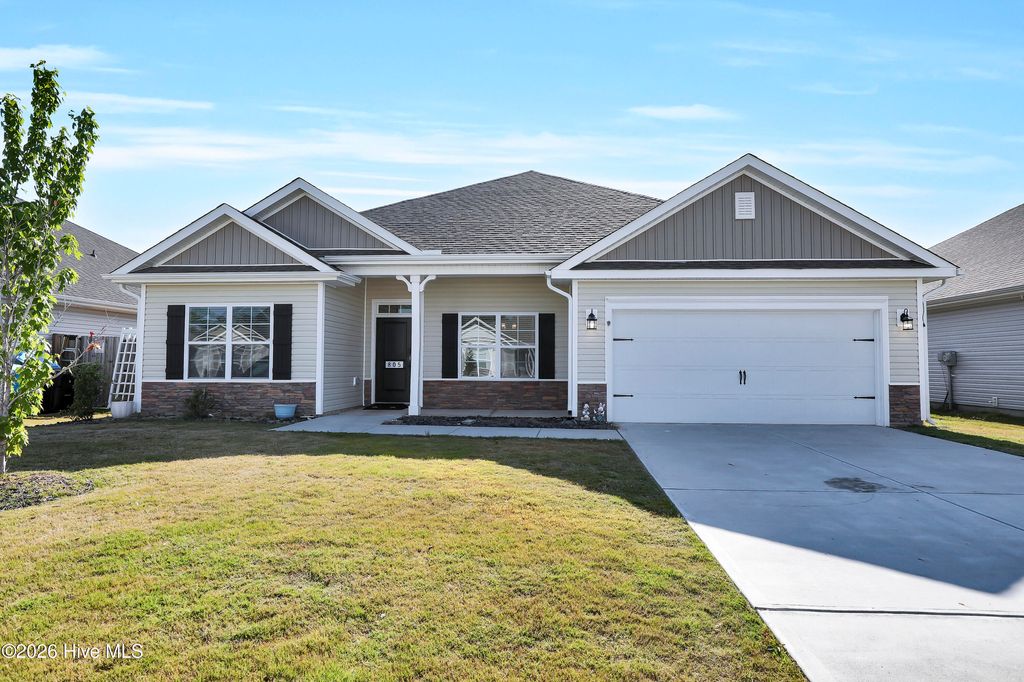 Photo of 805 Washington Square, Richlands, NC 28574 (MLS # 100575342)