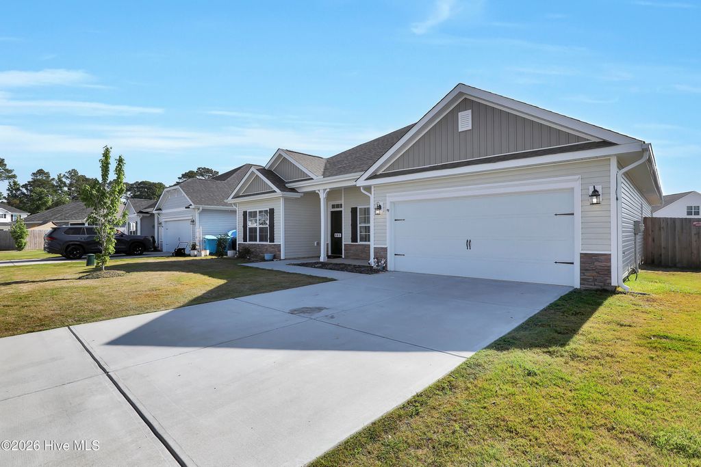 Photo of 805 Washington Square, Richlands, NC 28574 (MLS # 100575342)