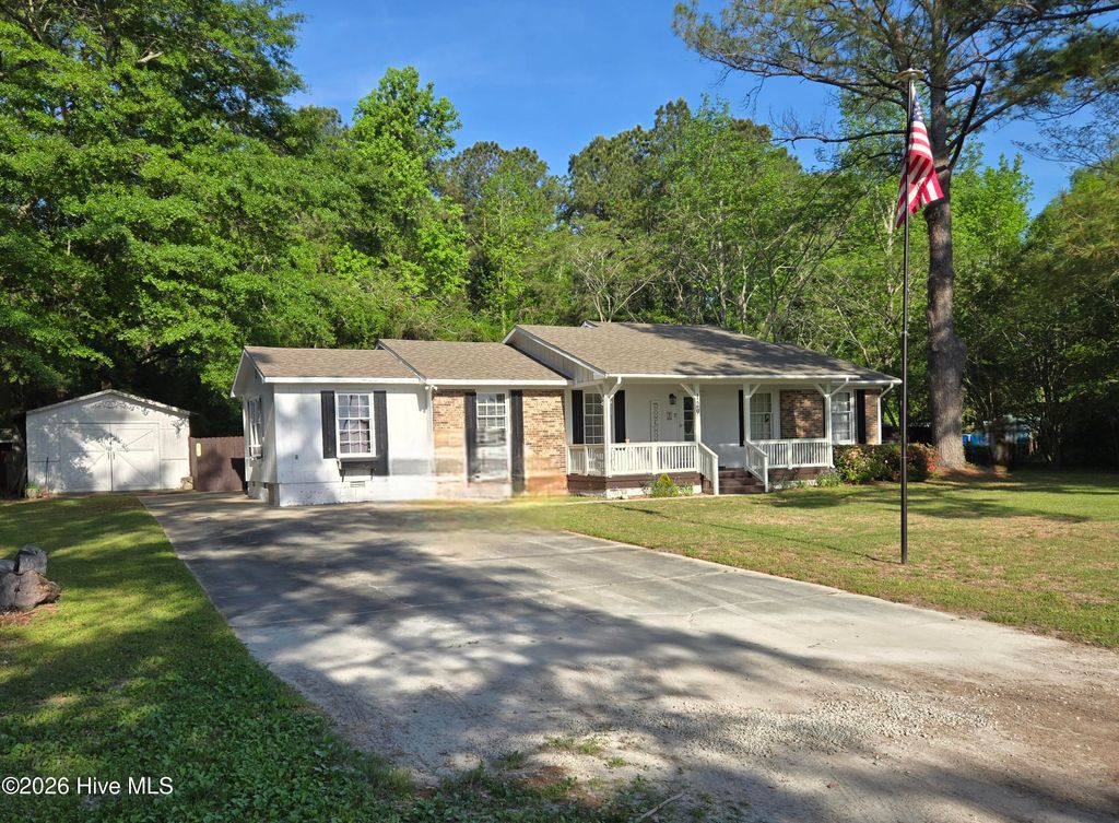 Photo of 129 Westside Lane, Richlands, NC 28574 (MLS # 100568419)