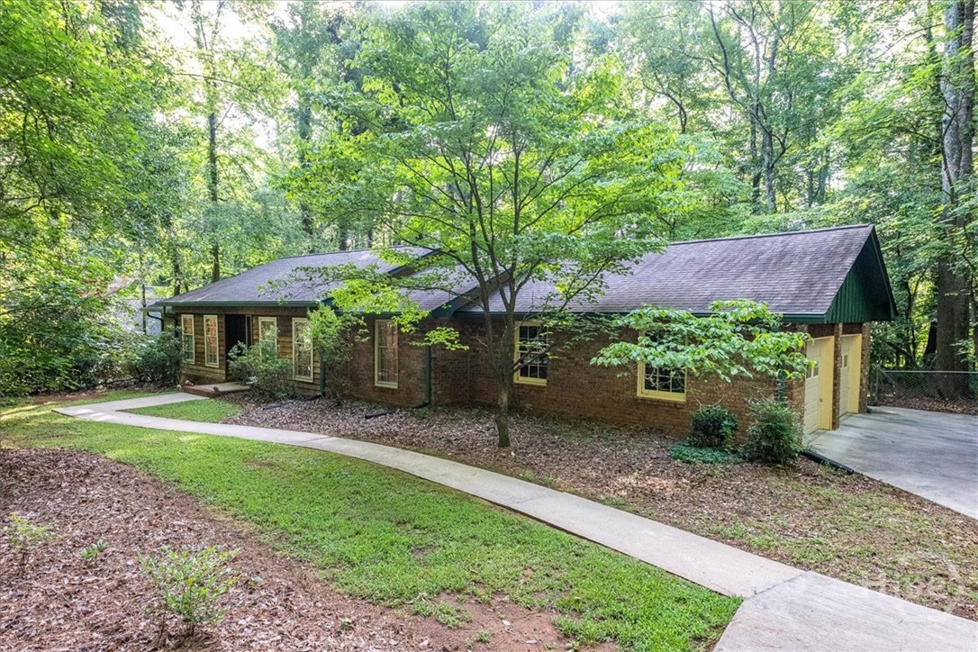 115 Crestwood Drive