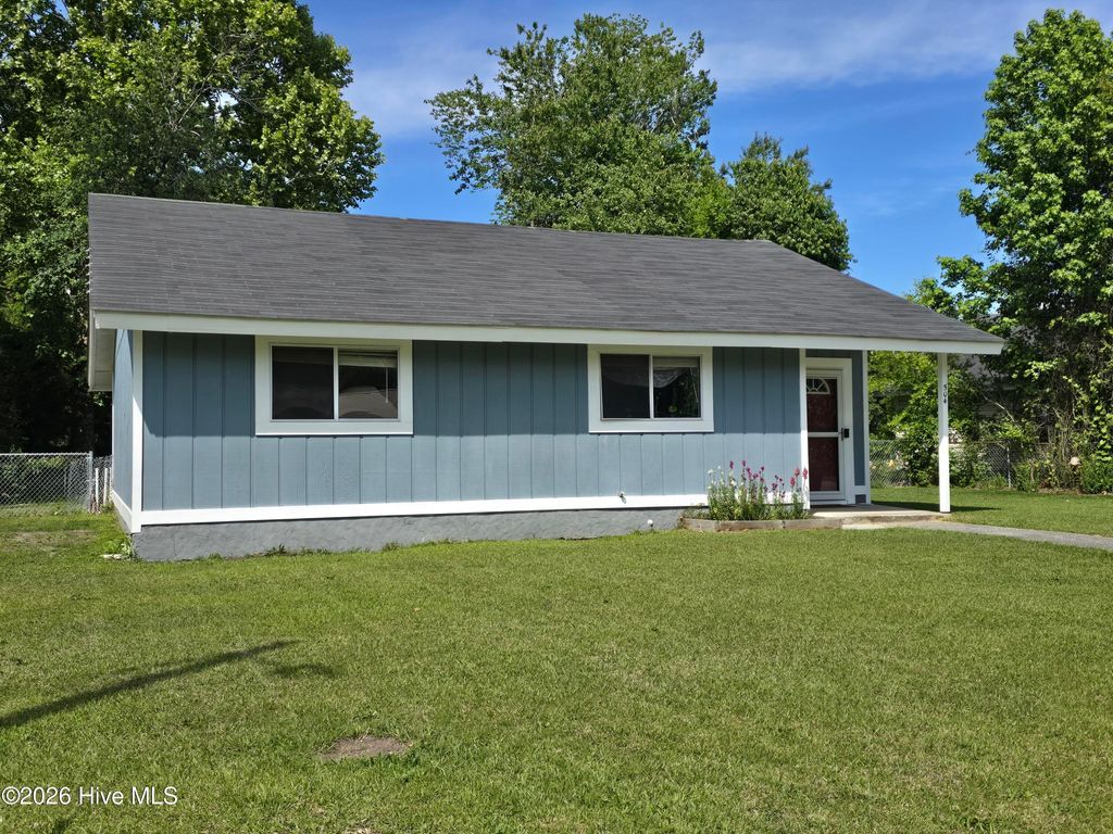 Photo of 504 Dennis Road, Jacksonville, NC 28546 (MLS # 100571780)