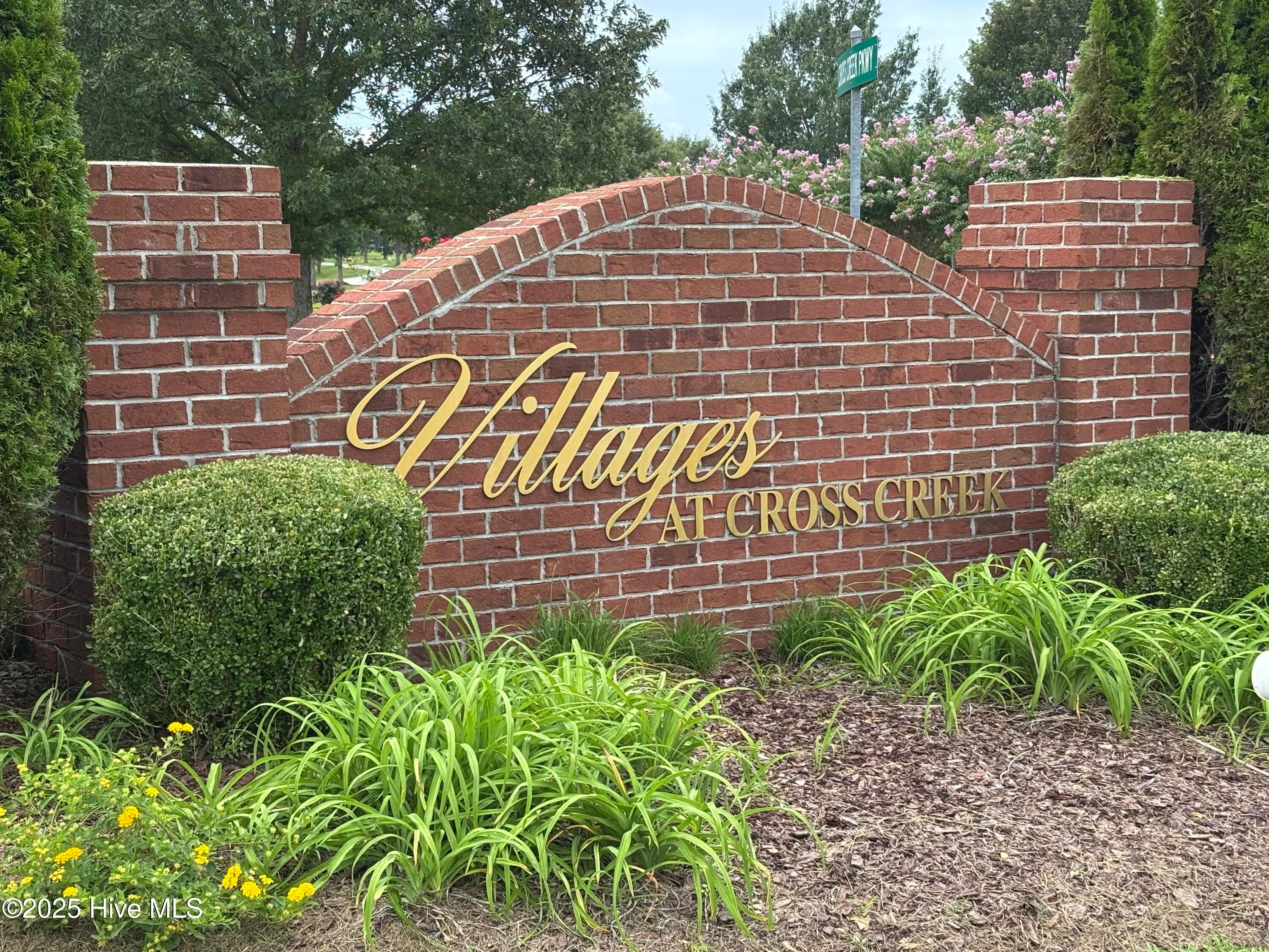 117-121 Savannah Circle N