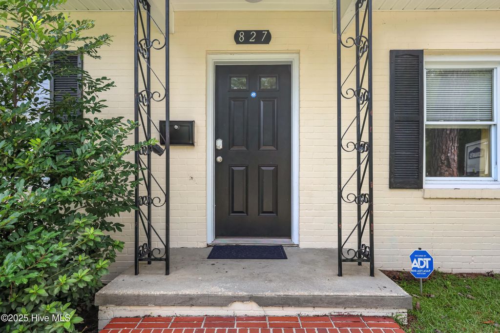 Photo of 827 Colonial Drive, Wilmington, NC 28403 (MLS # 100526927)