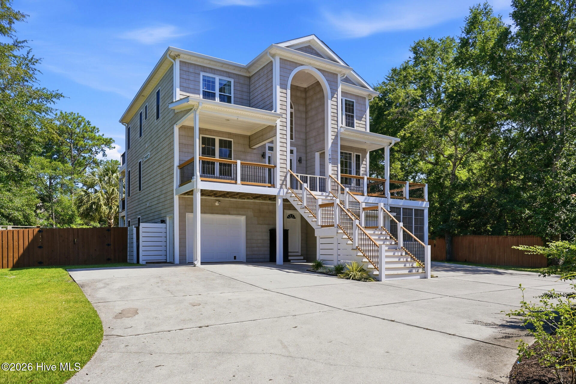 107 River Court