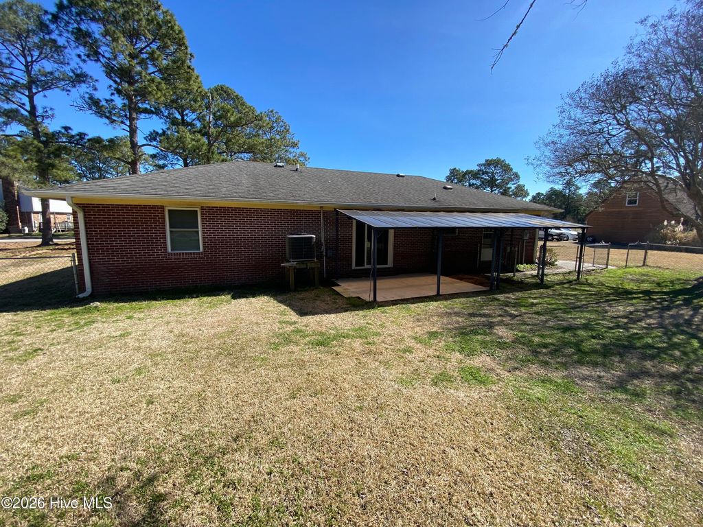 Photo of 102 Colonial Street, Beaufort, NC 28516 (MLS # 100557820)