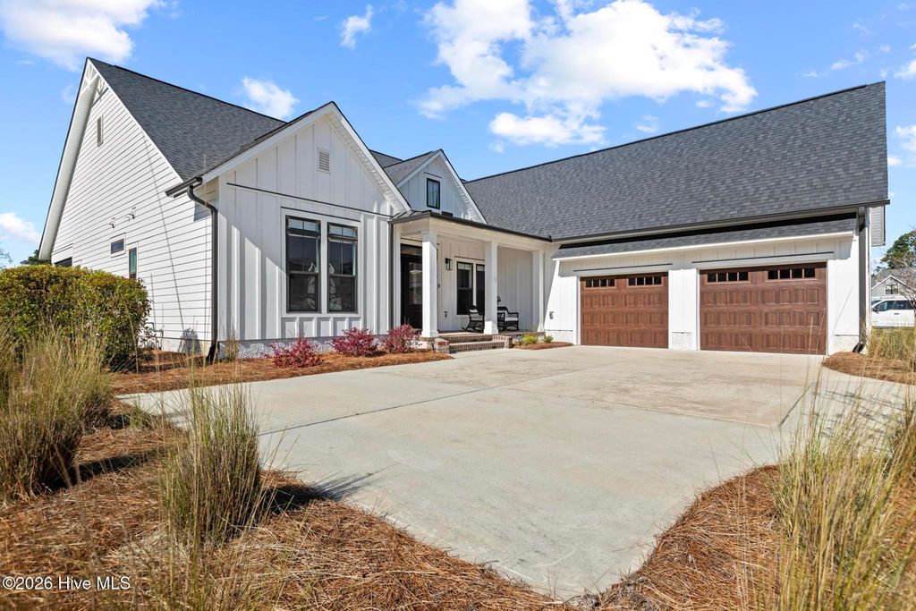 Photo of 5301 Barcroft Lake Drive, Leland, NC 28451 (MLS # 100561204)