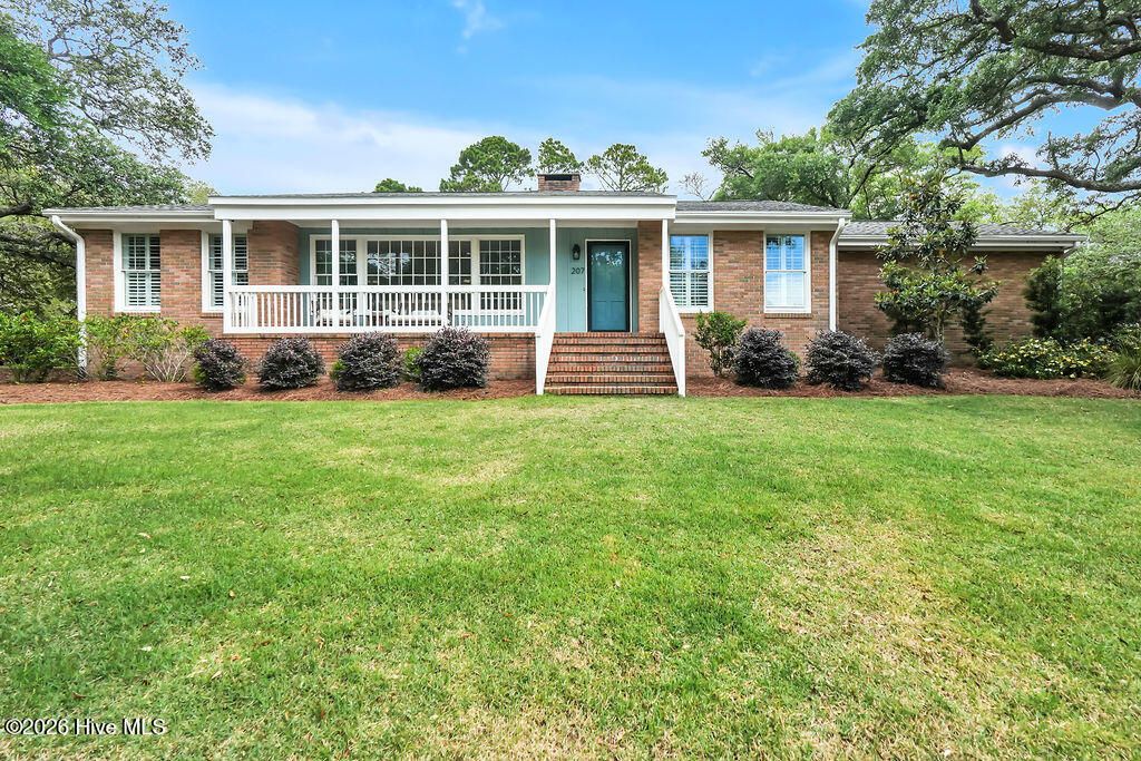 Photo of 207 River Drive, Southport, NC 28461 (MLS # 100577679)
