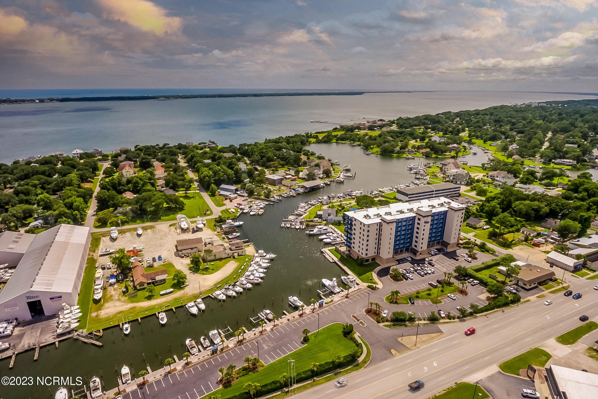 4425 Arendell Street 301 & Boatslip #25