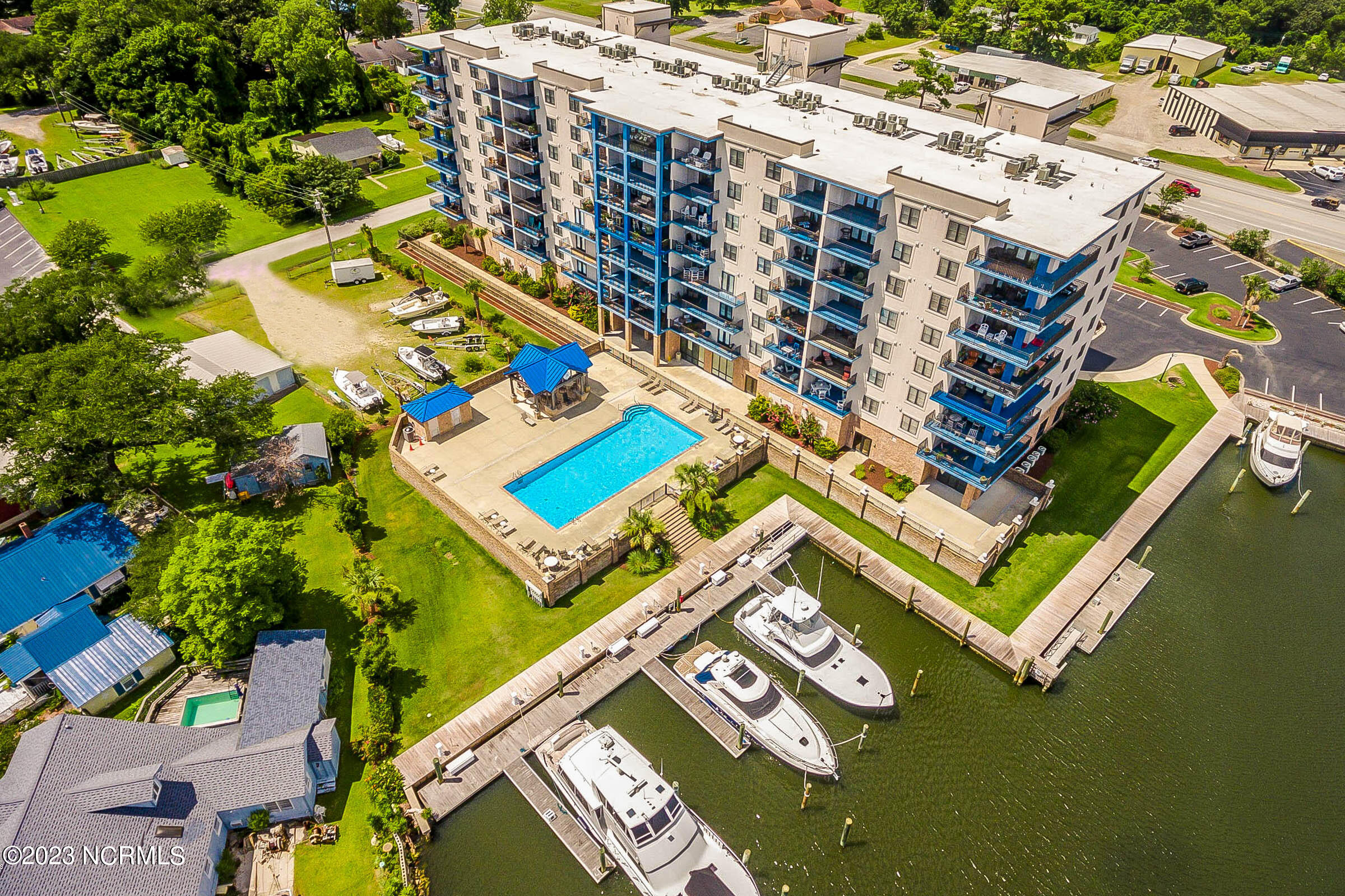 4425 Arendell Street 301 & Boatslip #25