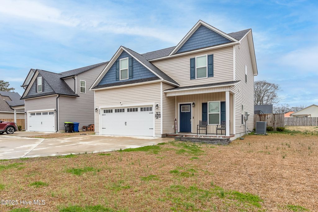 Photo of 304 E Franck Street, Richlands, NC 28574 (MLS # 100574042)