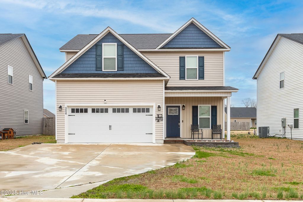 Photo of 304 E Franck Street, Richlands, NC 28574 (MLS # 100574042)