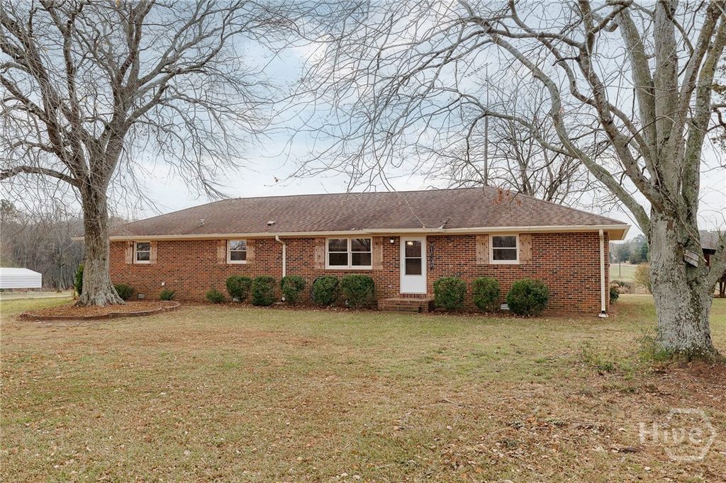 Photo of 1719 98 Highway, Danielsville, GA 30633 (MLS # CL346639)