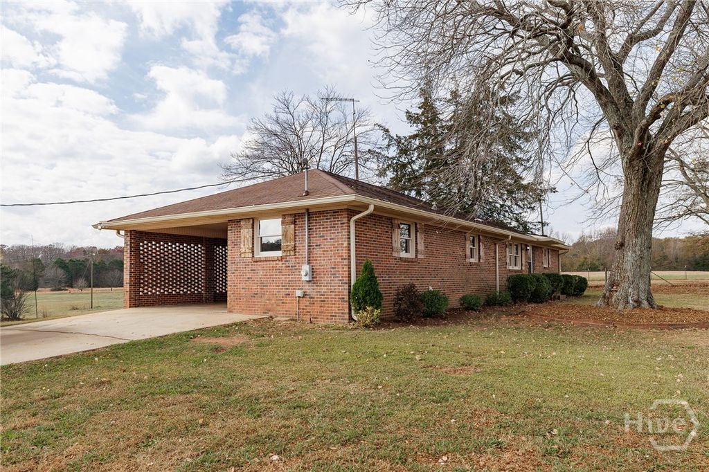 Photo of 1719 98 Highway, Danielsville, GA 30633 (MLS # CL346639)