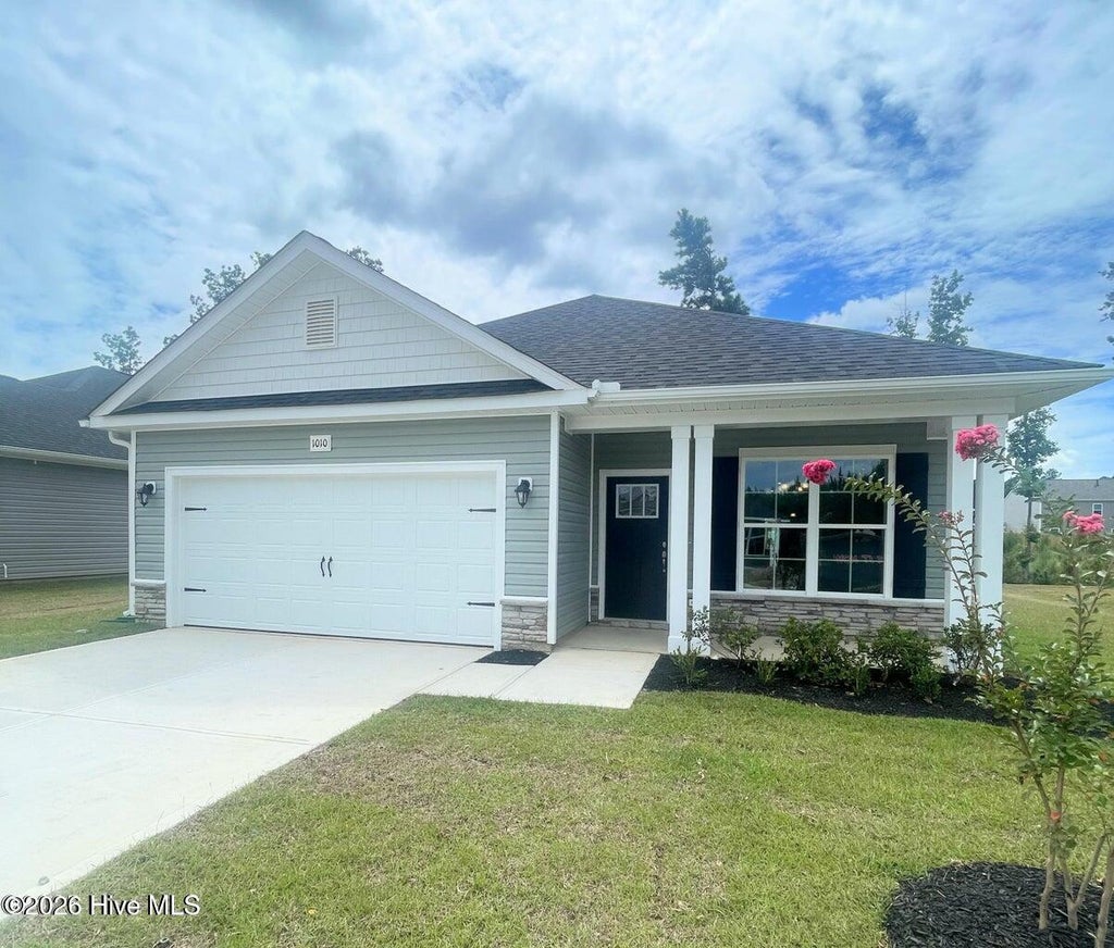 Photo of 915 Caroline Court, New Bern, NC 28560 (MLS # 100604003)