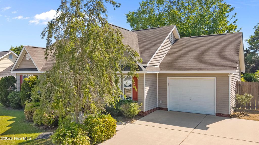 Photo of 105 S Buttress Drive, Fuquay Varina, NC 27526 (MLS # 100572639)