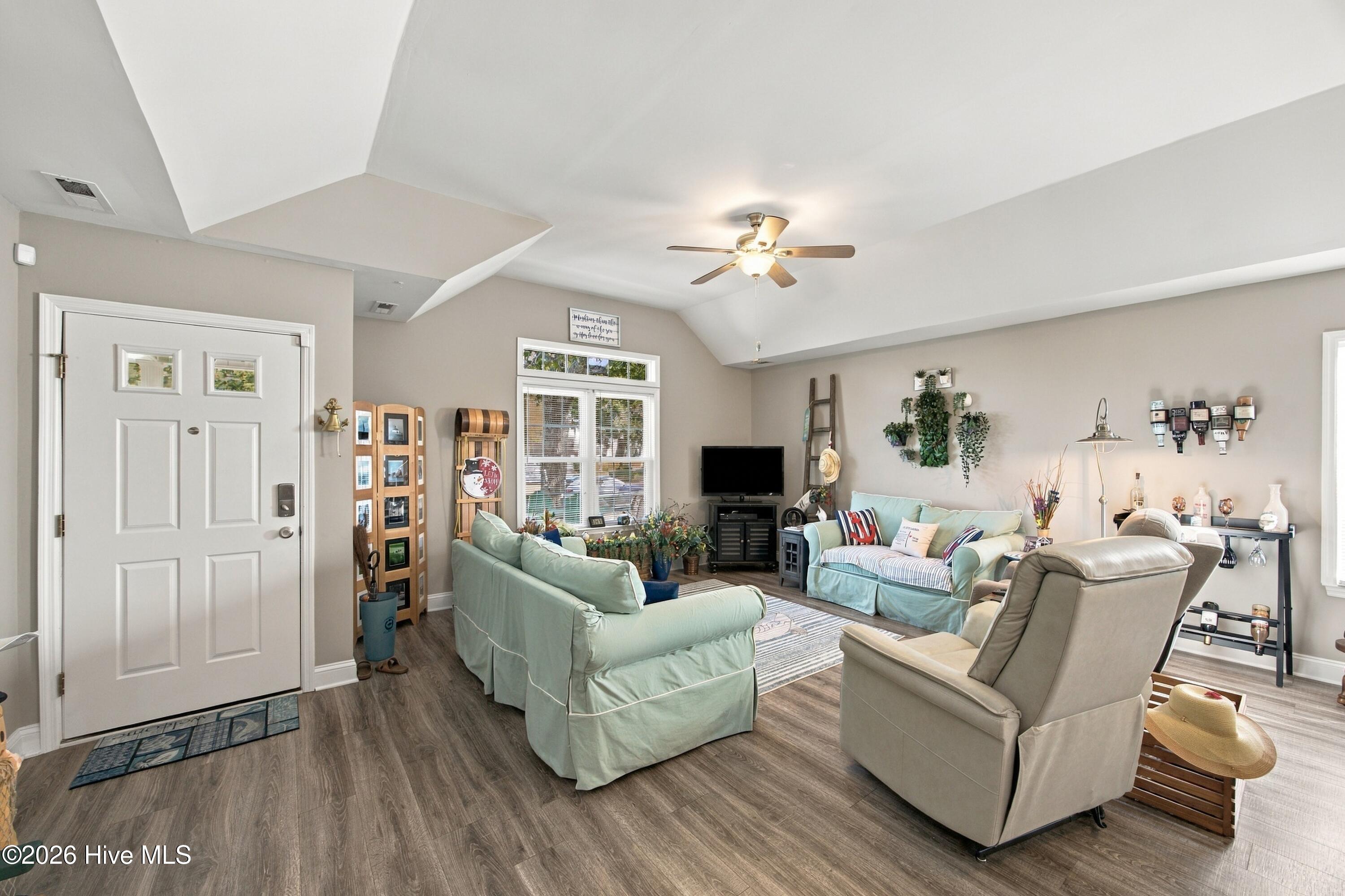 2805 E Yacht Drive