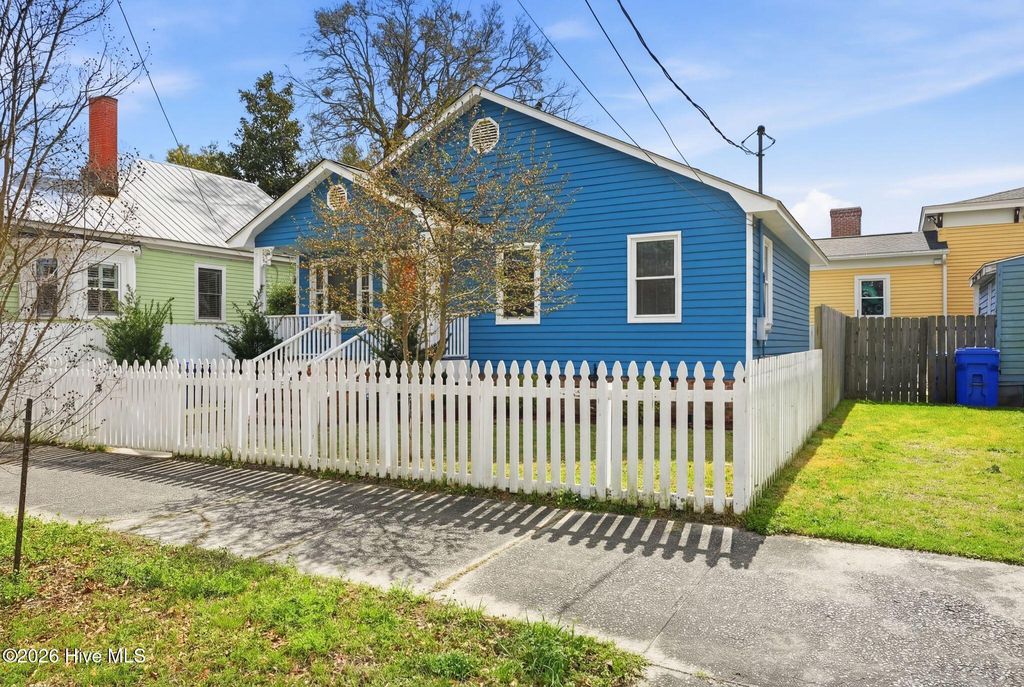 Photo of 708 Chestnut Street, Wilmington, NC 28401 (MLS # 100559887)