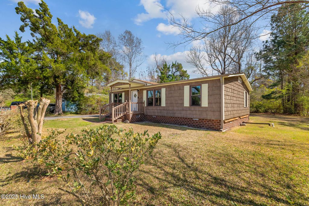 Photo of 100 Caviness Drive, Jacksonville, NC 28540 (MLS # 100565795)