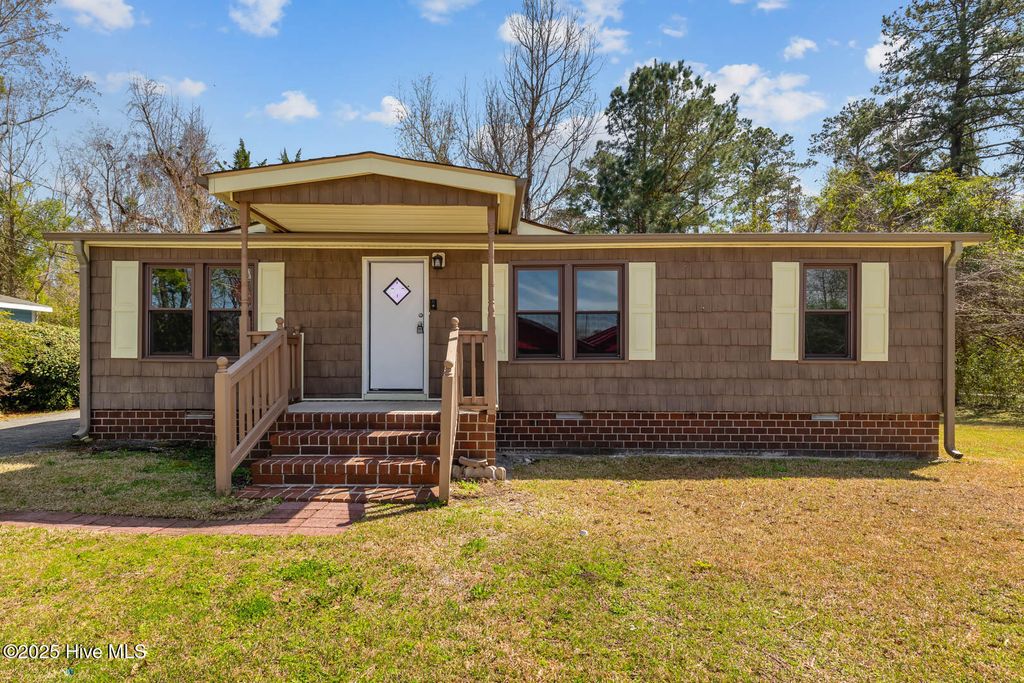 Photo of 100 Caviness Drive, Jacksonville, NC 28540 (MLS # 100565795)
