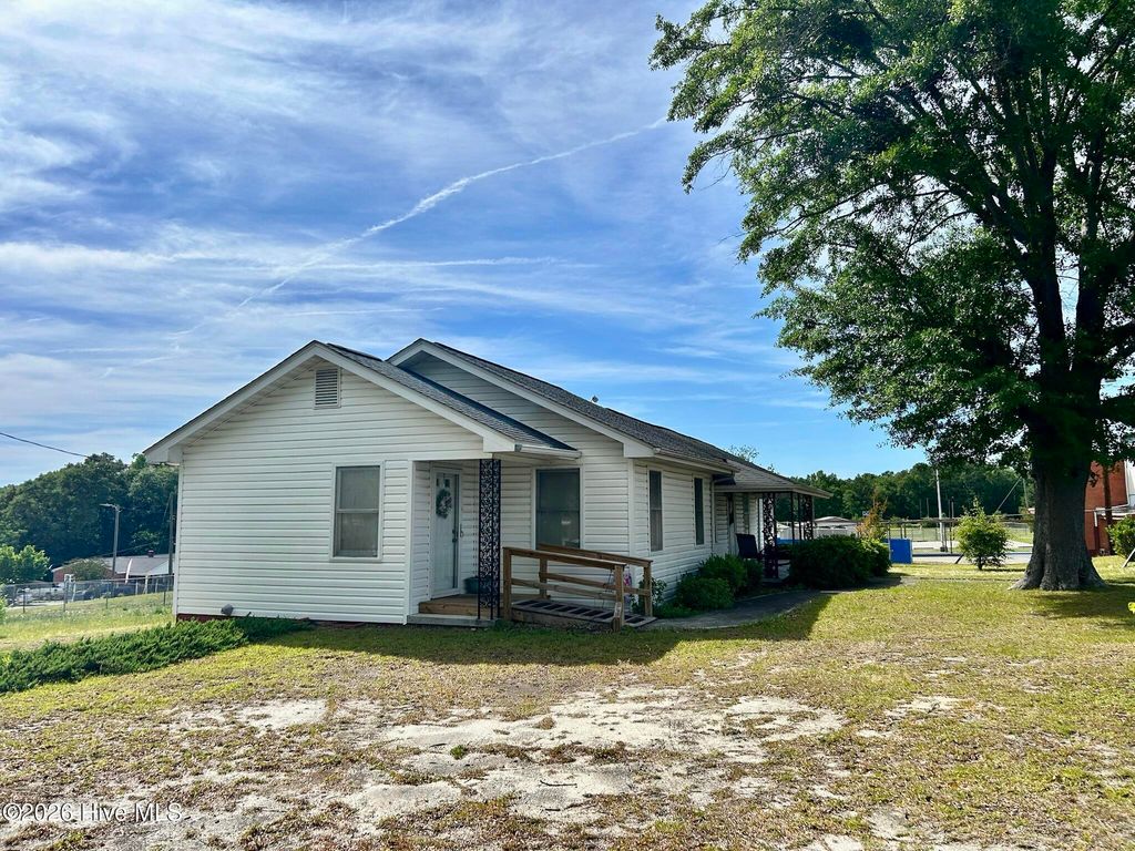 Photo of 170 Hannah Pickett Avenue, Rockingham, NC 28379 (MLS # 100574850)