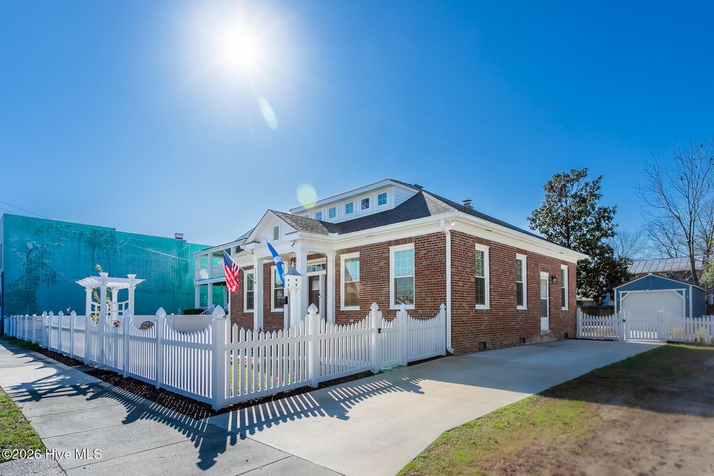 Photo of 121 W Market Street, Hertford, NC 27944 (MLS # 100562173)