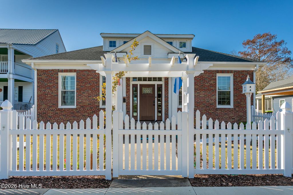 Photo of 121 W Market Street, Hertford, NC 27944 (MLS # 100562173)