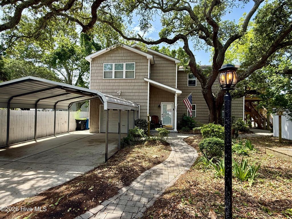 Photo of 2807 Arendell Street, Morehead City, NC (MLS # 100573060)