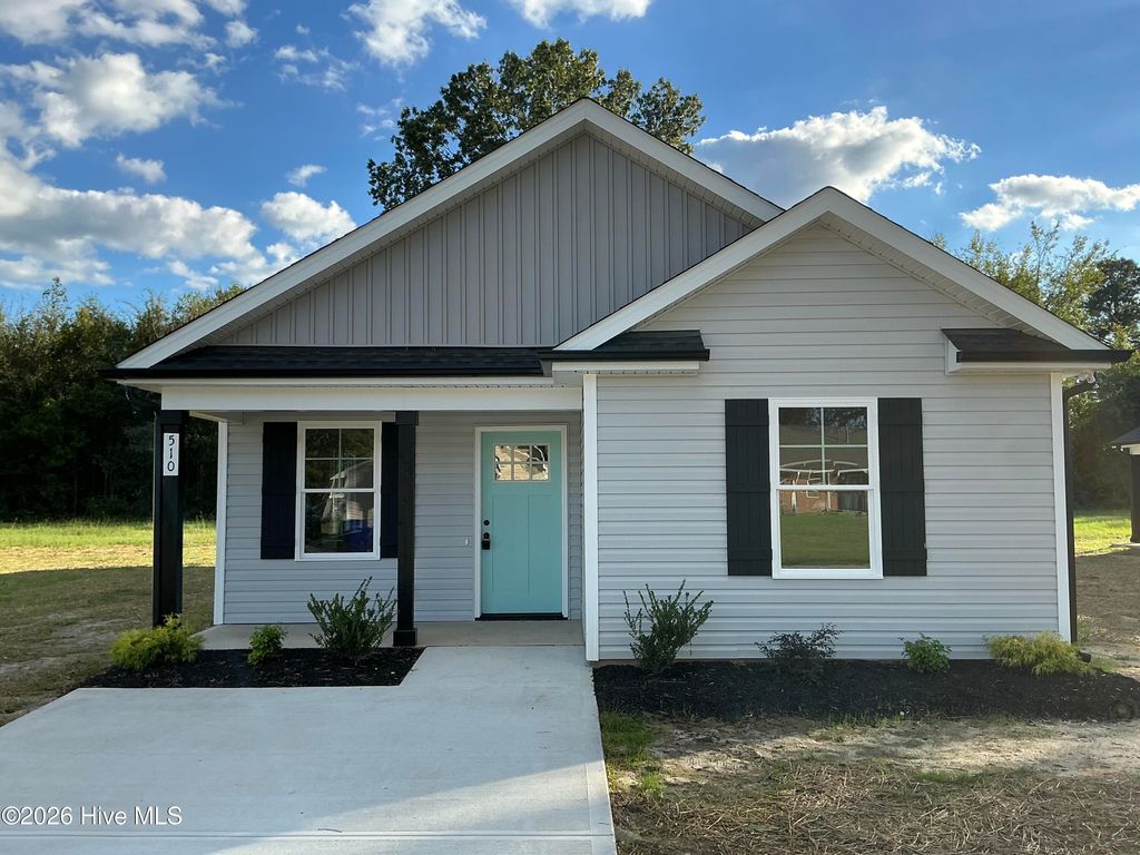 Photo of 510 Crump Street, Smithfield, NC 27577 (MLS # 100554546)