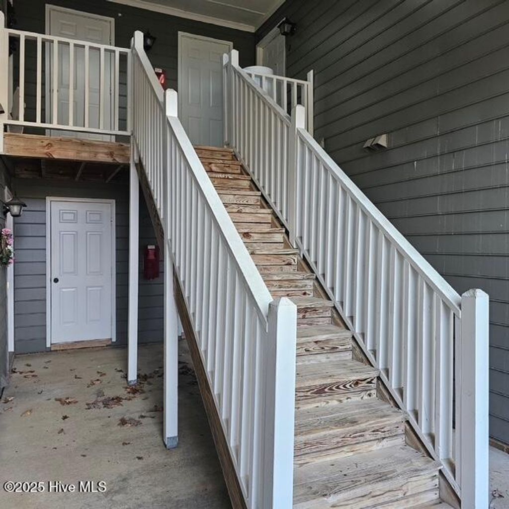 Photo of 810 Ashebrook Drive, Greensboro, NC 27409 (MLS # 100545692)