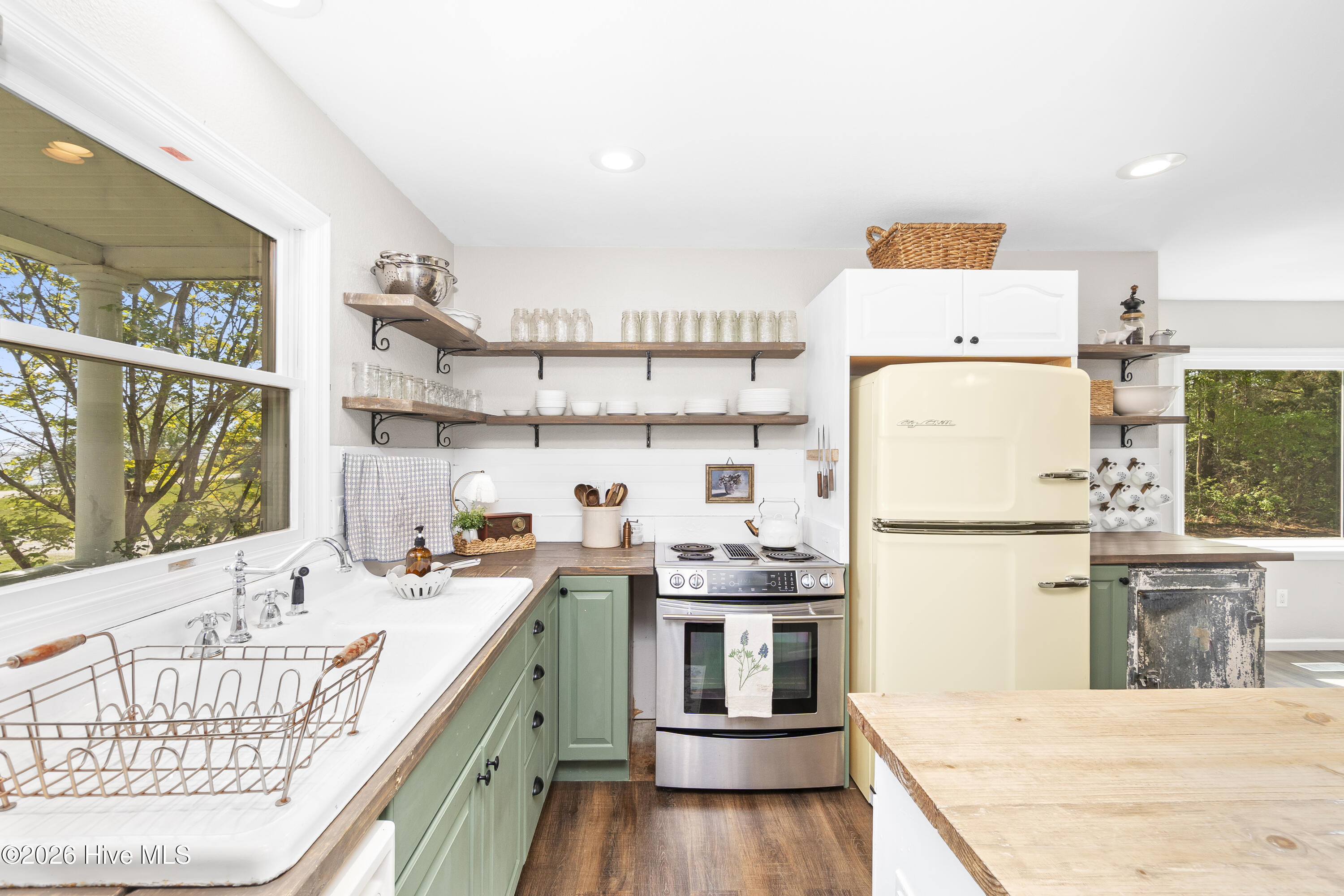 126 Narrow Shore Road