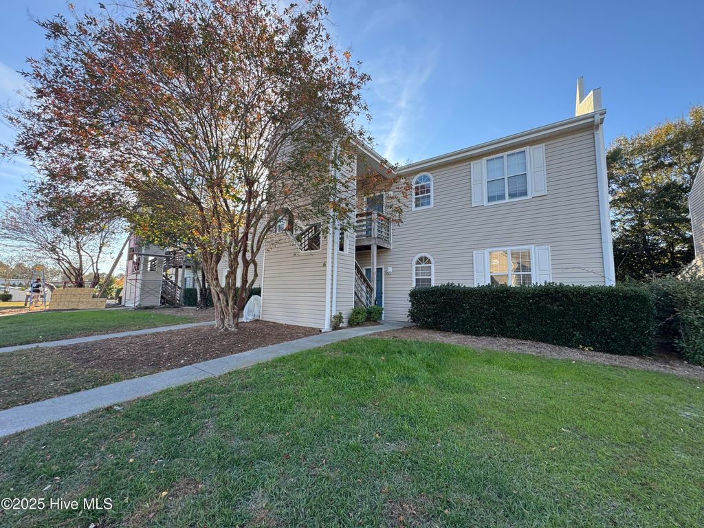 Photo of 717 Bragg Drive #Apt D, Wilmington, NC 28412 (MLS # 100543534)