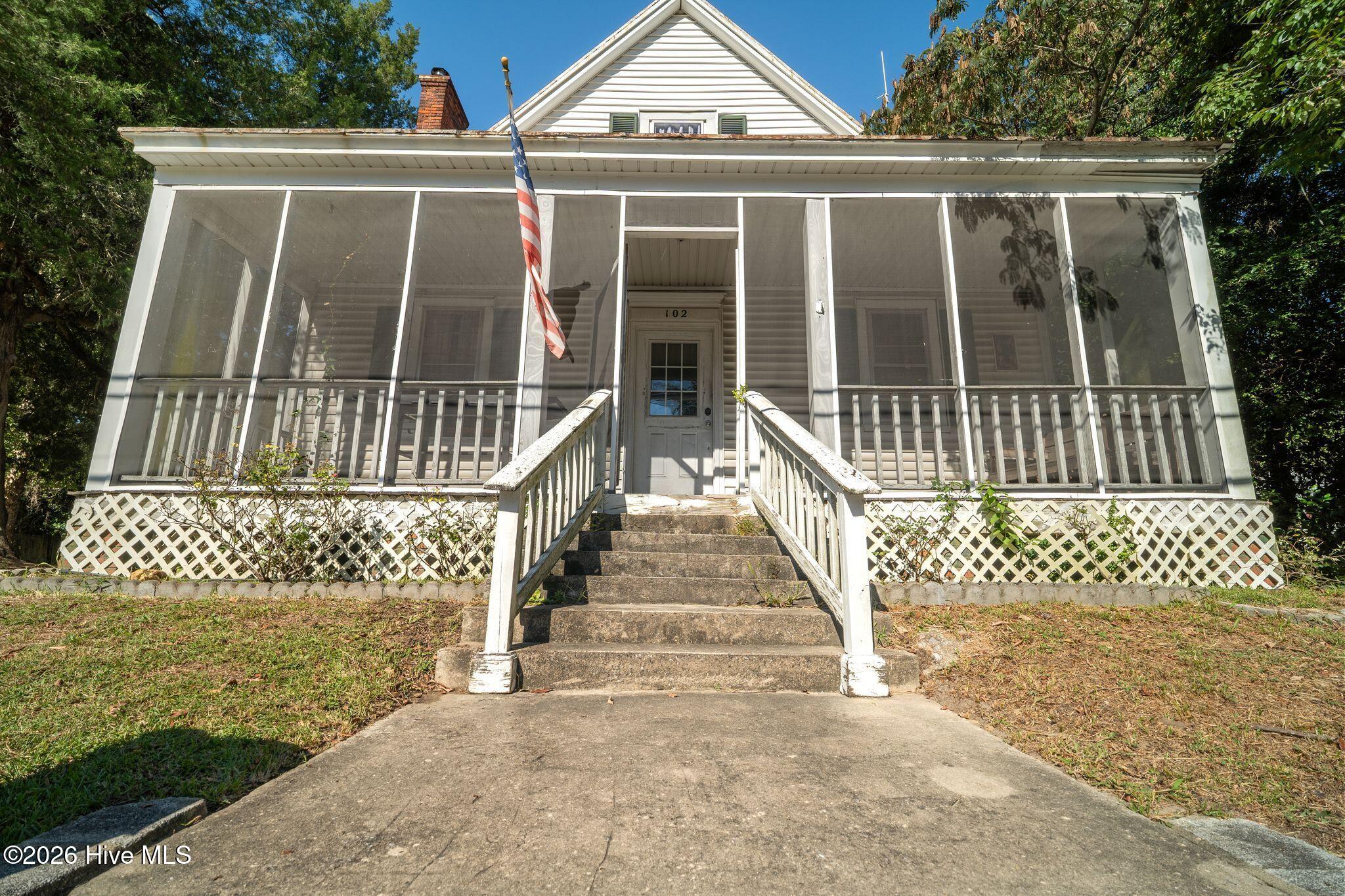 102 N Weber Street