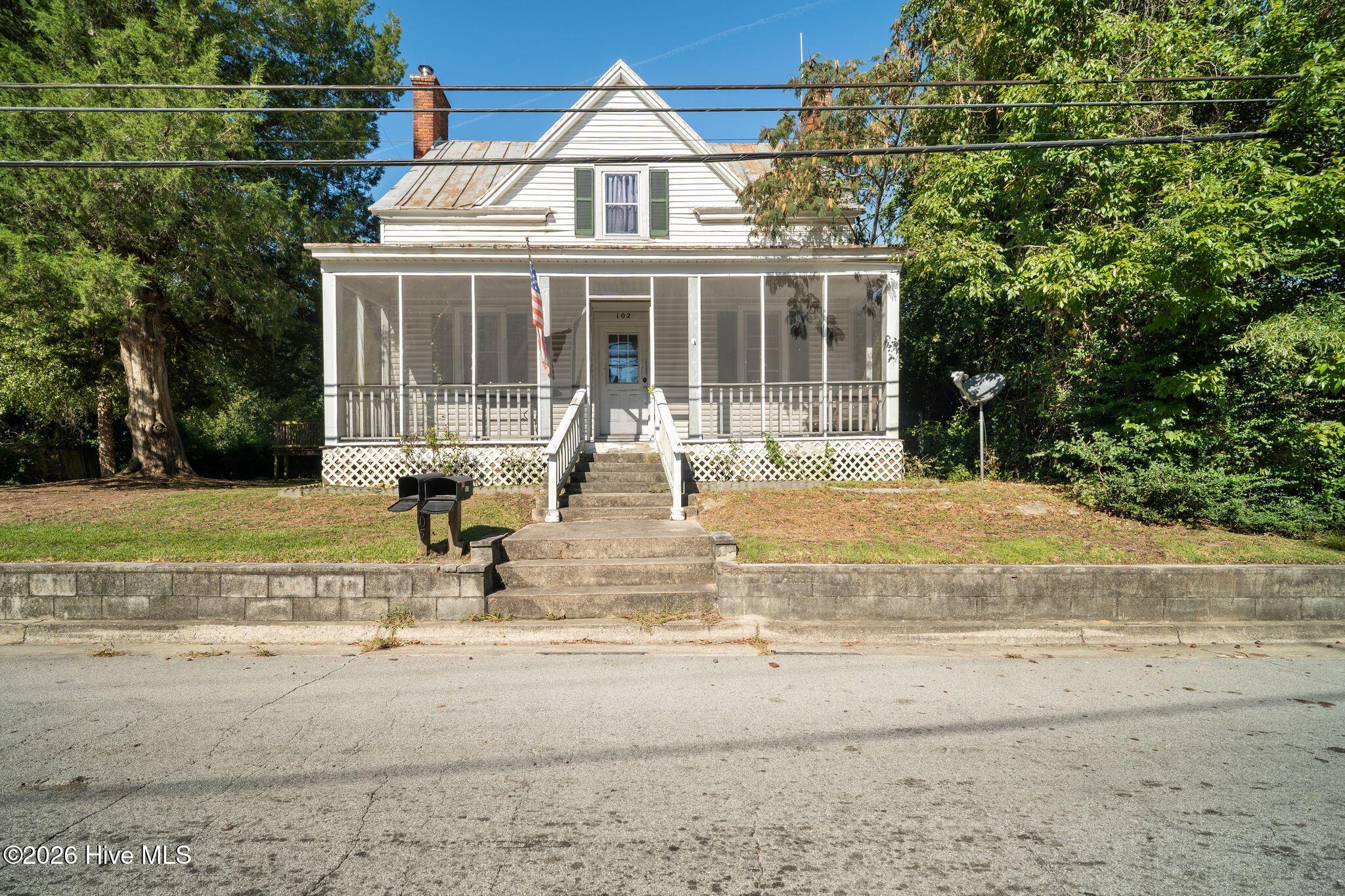 102 N Weber Street