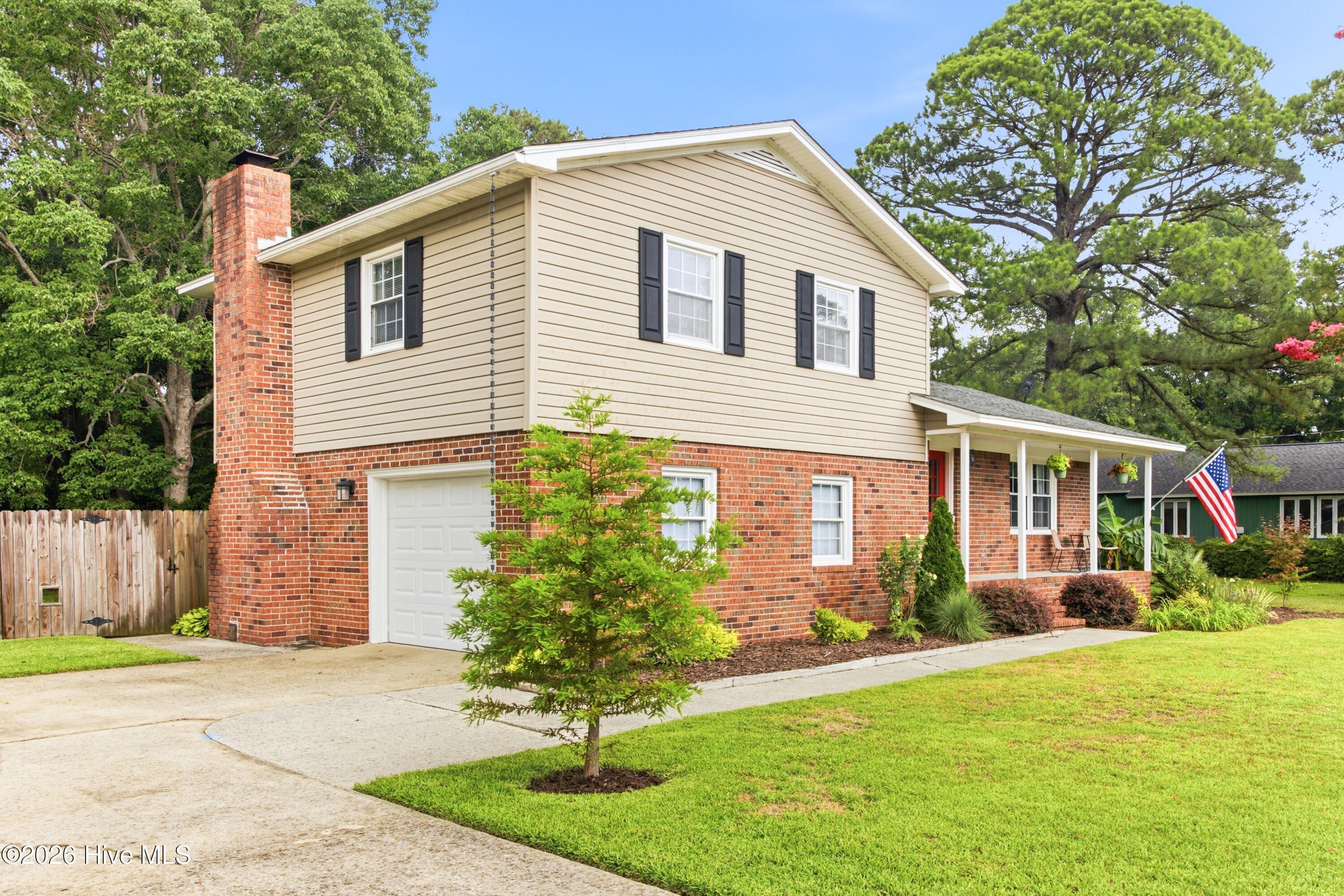 820 Greenbriar Road