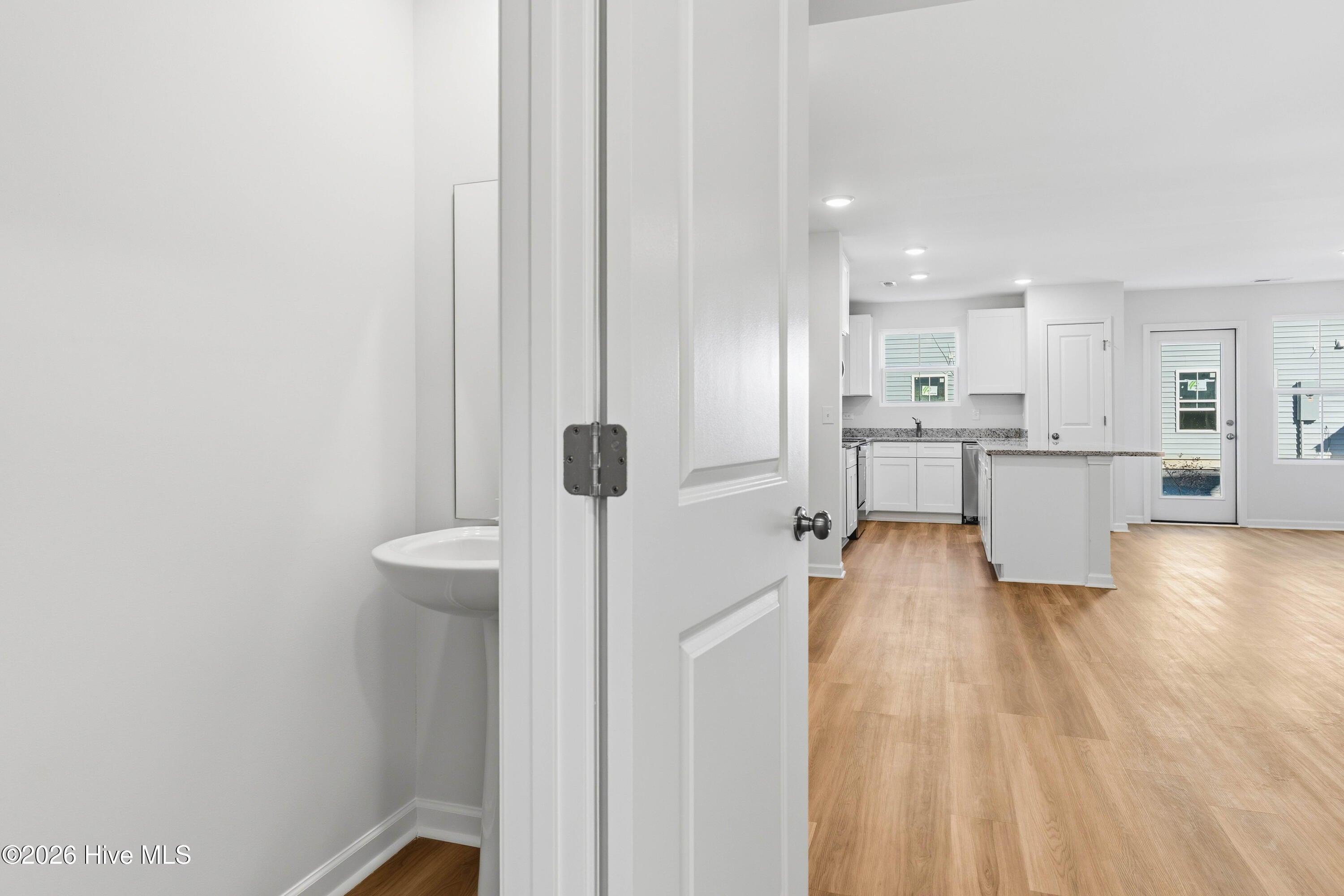 36 W Pioneer Way 127