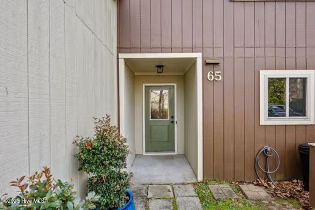 Photo of 65 Quarterdeck Townes, New Bern, NC 28562 (MLS # 100544318)