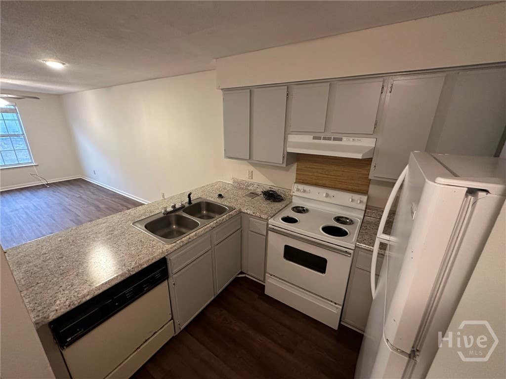 Photo of 222 Lanier Drive #209, Statesboro, GA 30458 (MLS # SA363031)