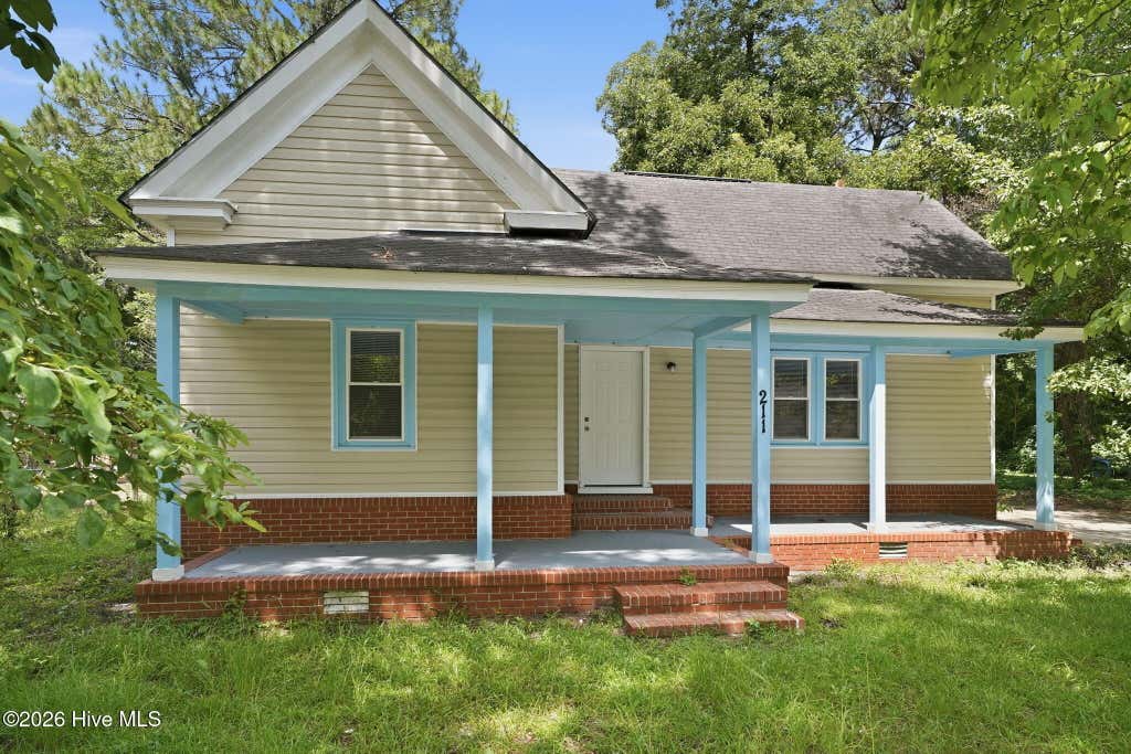 Photo of 211 E Williamson Street, Mount Olive, NC 28365 (MLS # 100595383)