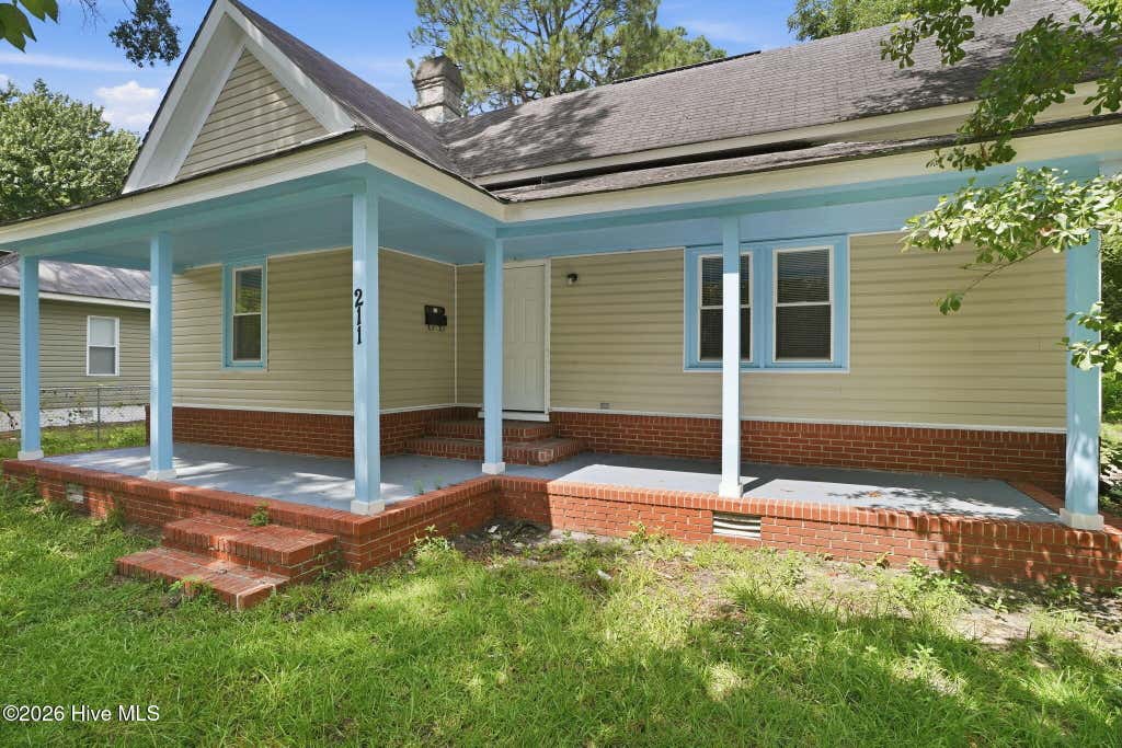 Photo of 211 E Williamson Street, Mount Olive, NC 28365 (MLS # 100595383)
