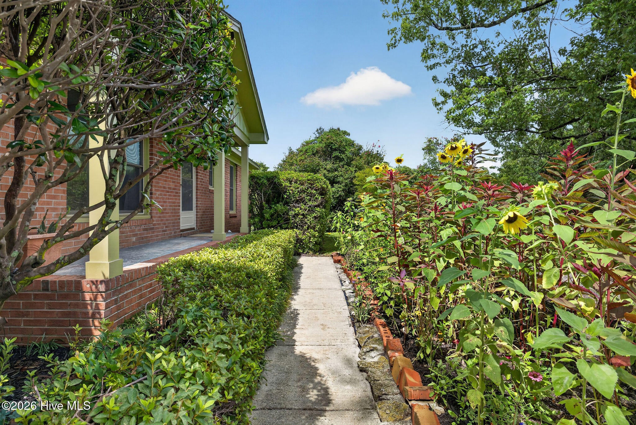 5010 Lord Tennyson Road
