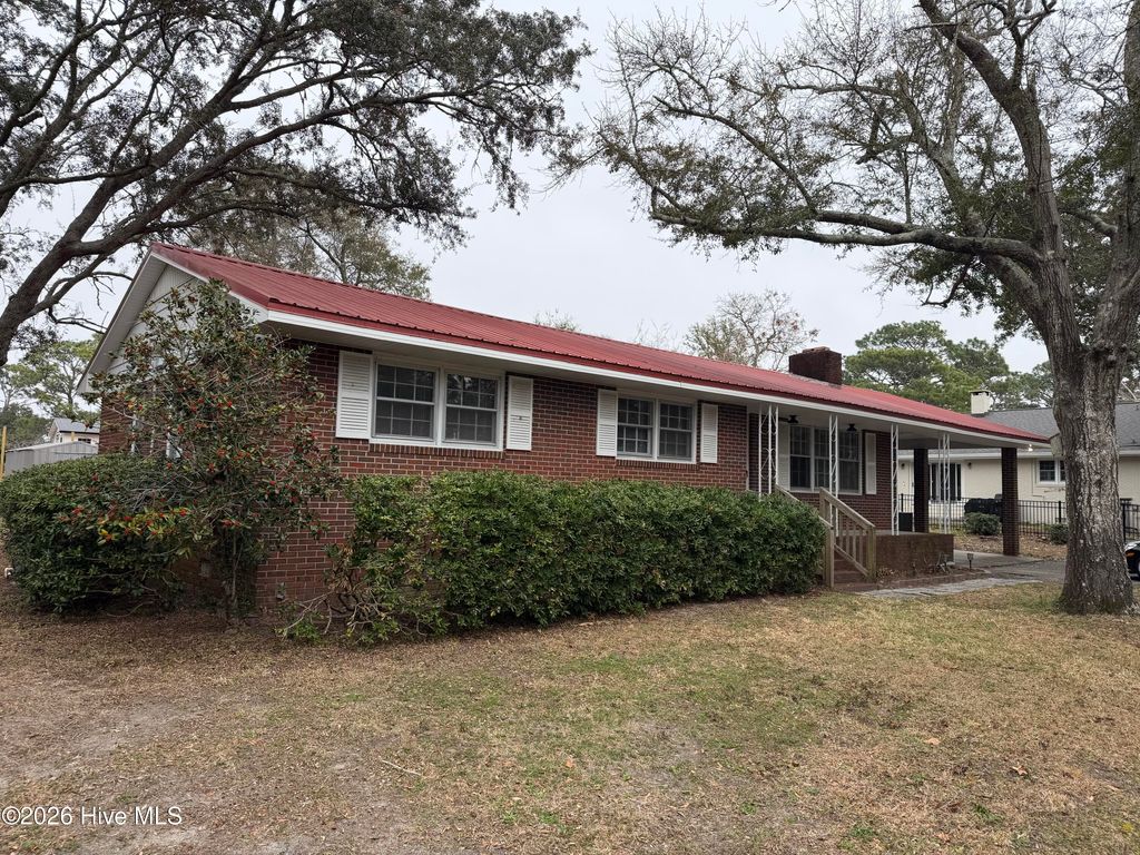 Photo of 204 Herring Drive Drive, Southport, NC 28461 (MLS # 100556187)