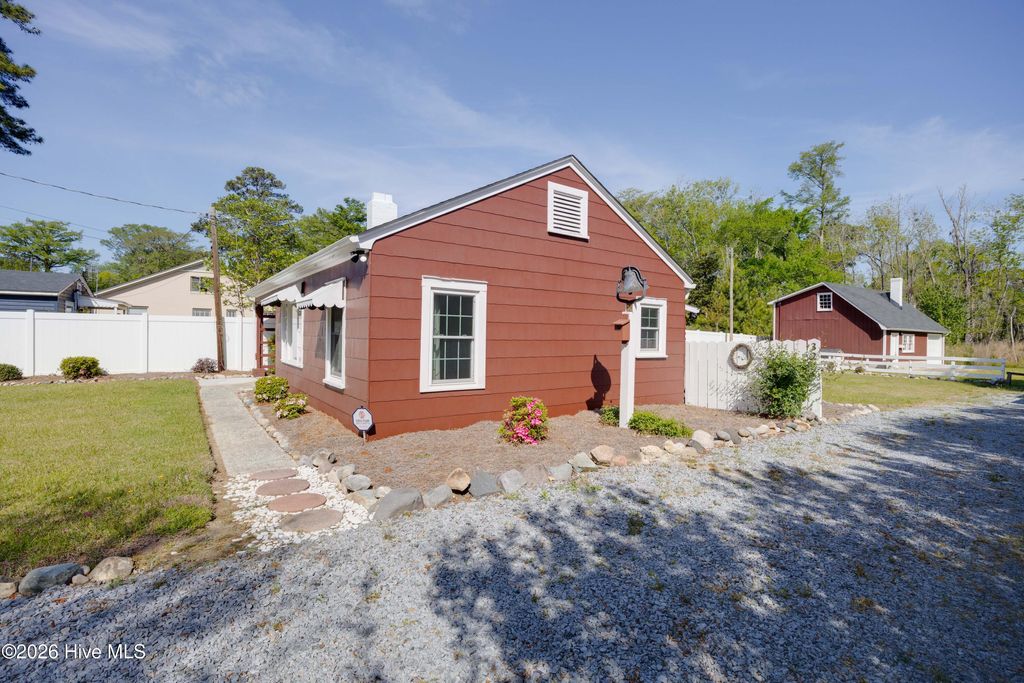 Photo of 322 River Road, Washington, NC 27889 (MLS # 100565435)