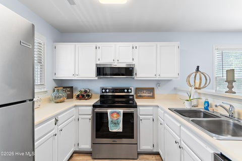 Tiny photo for 128 Lullwater Drive #Unit B, Wilmington, NC 28403 (MLS # 100601931)