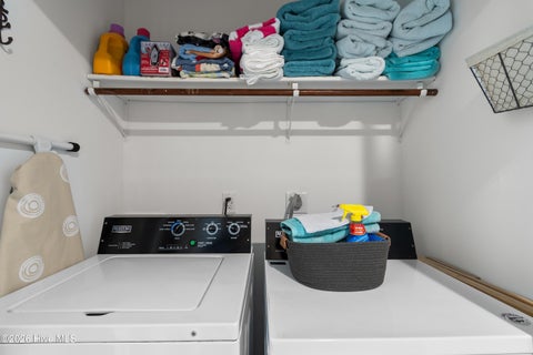 Tiny photo for 128 Lullwater Drive #Unit B, Wilmington, NC 28403 (MLS # 100601931)