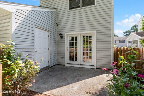 Tiny photo for 128 Lullwater Drive #Unit B, Wilmington, NC 28403 (MLS # 100601931)