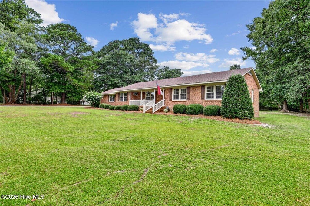 Photo of 2444 Creekside Road, Kinston, NC 28504 (MLS # 100592873)