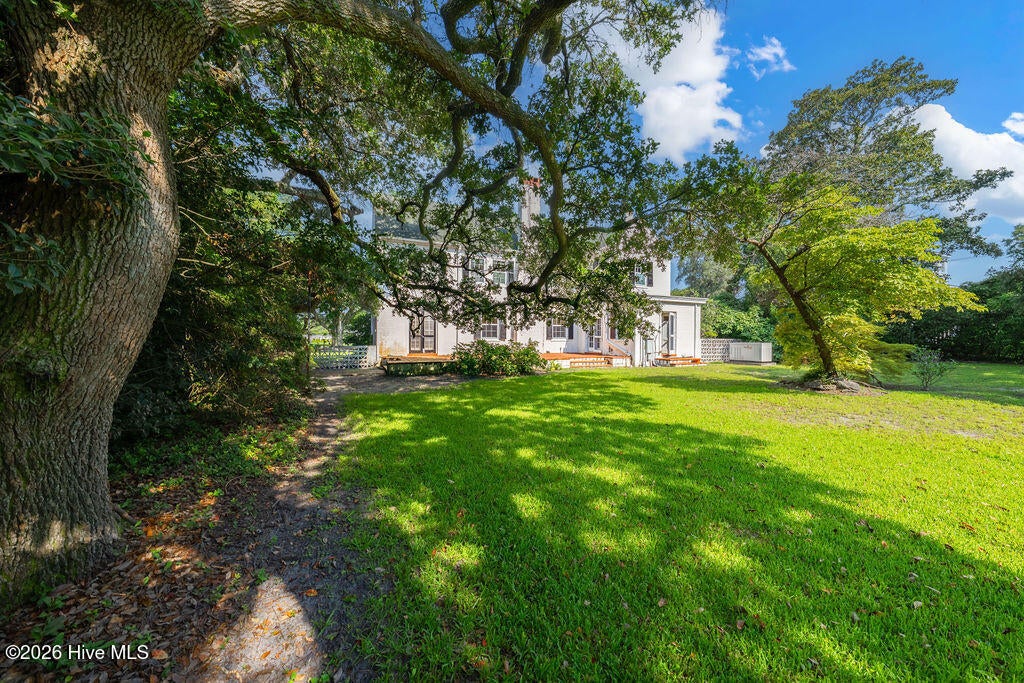 1517 Country Club Road