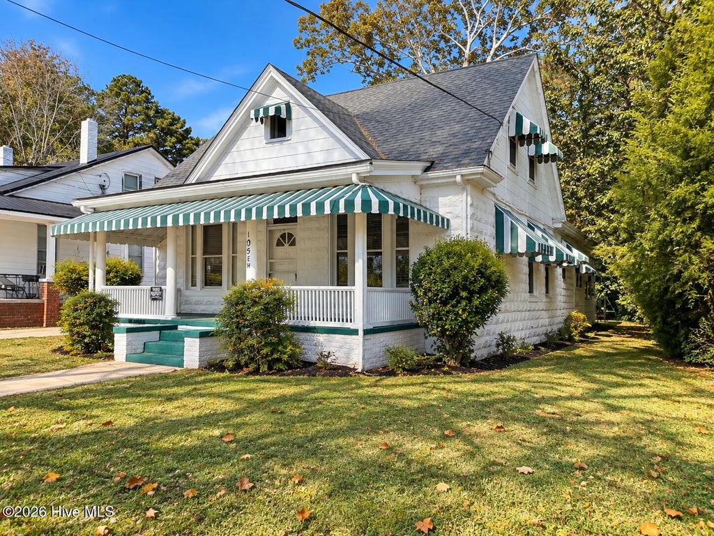 Photo of 105 E High Street, Murfreesboro, NC 27855 (MLS # 100612932)